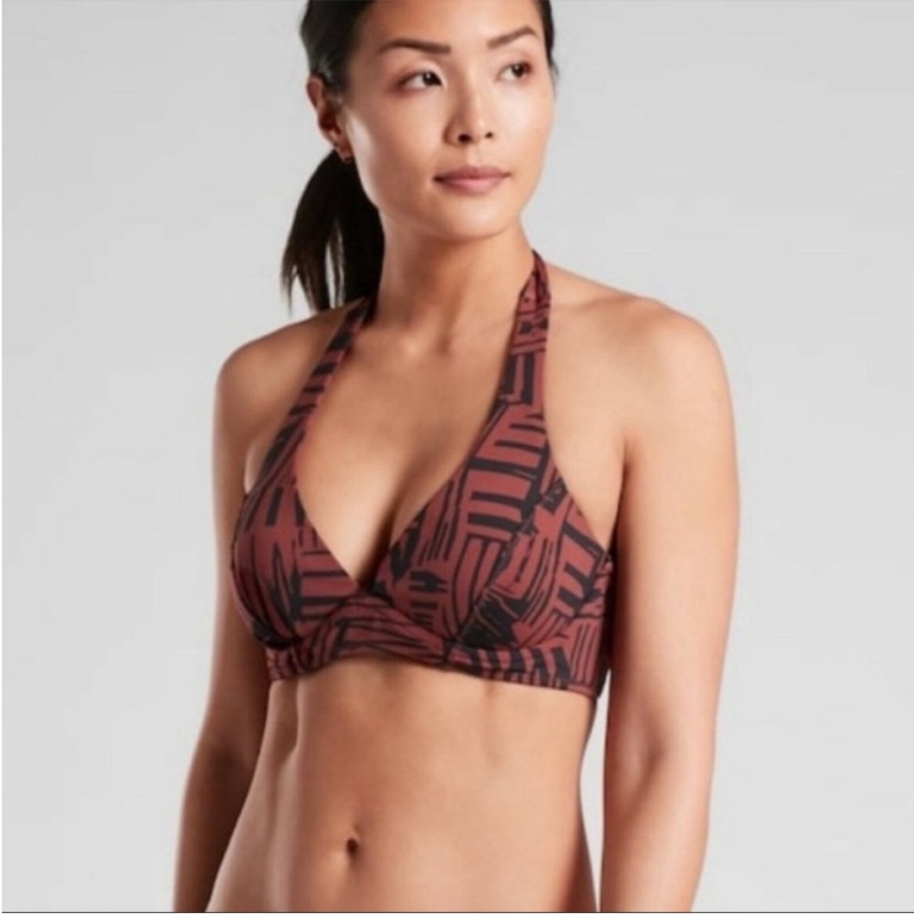 NWT Athleta Sculpted Sienna Halter Bikini Top
40B/C